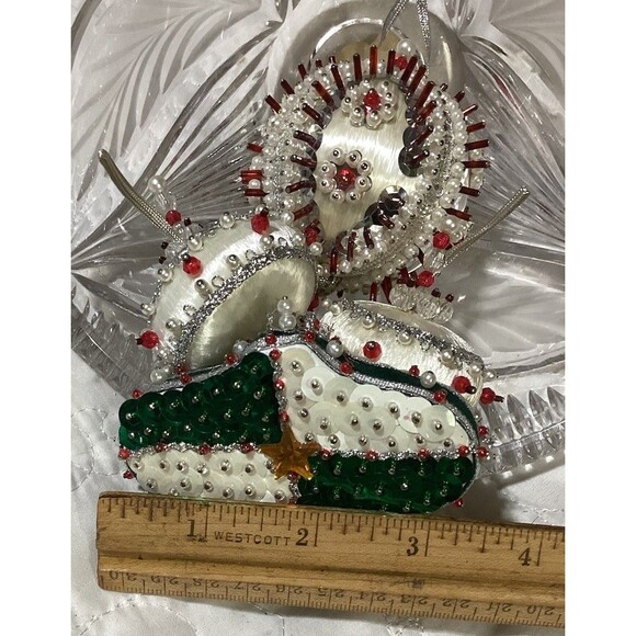 Sequin Beaded Push Pin 4 Christmas Ornaments Beautiful Red Silver & Green Balls - Picture 3 of 16